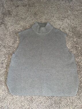 Abercrombie and Fitch knit sweater vest